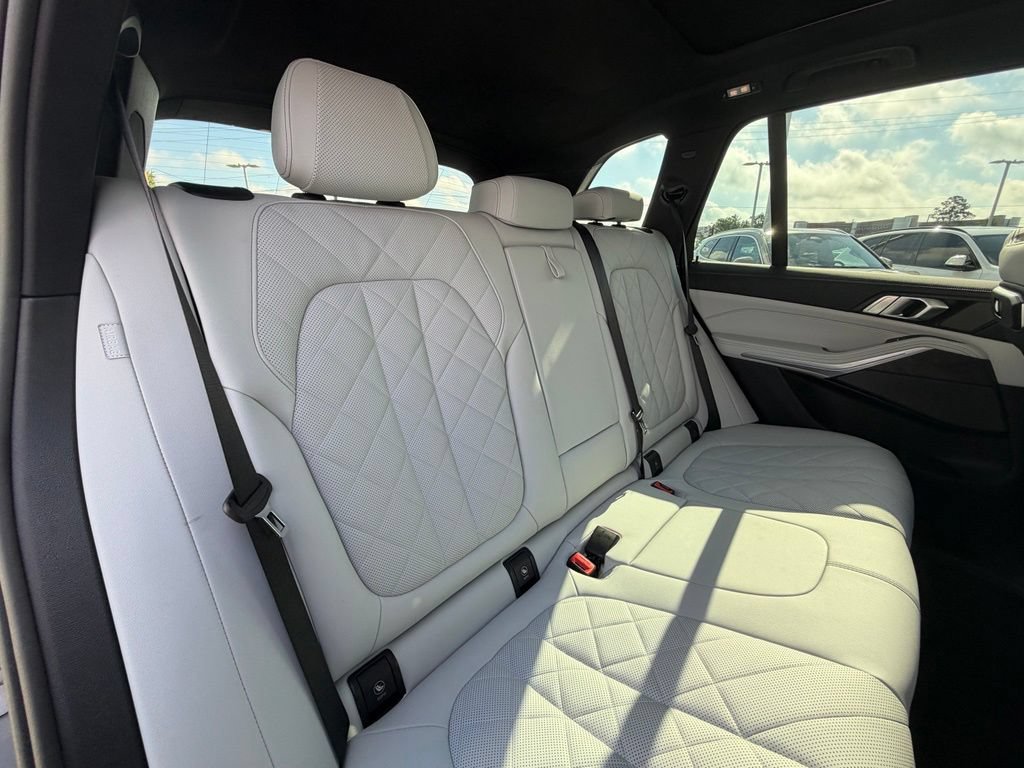 Certified 2024 BMW X5 sDrive40i w/ Premium Package RWD image 29