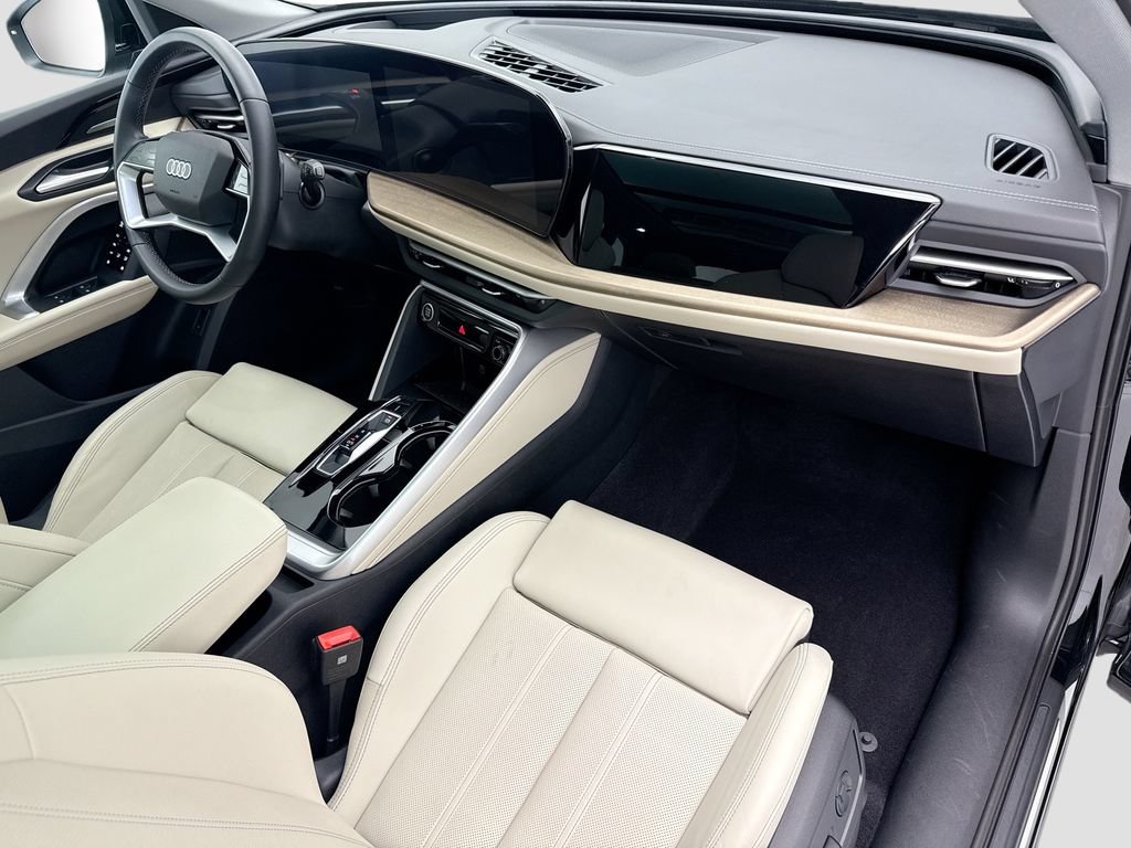 Certified 2025 Audi Q5 Premium Plus w/ Premium Plus AWD/4WD image 16