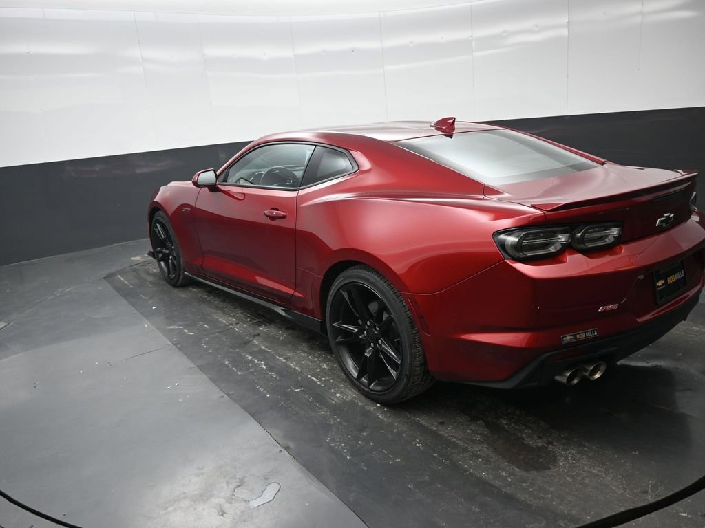 Used 2021 Chevrolet Camaro LT RWD image 10