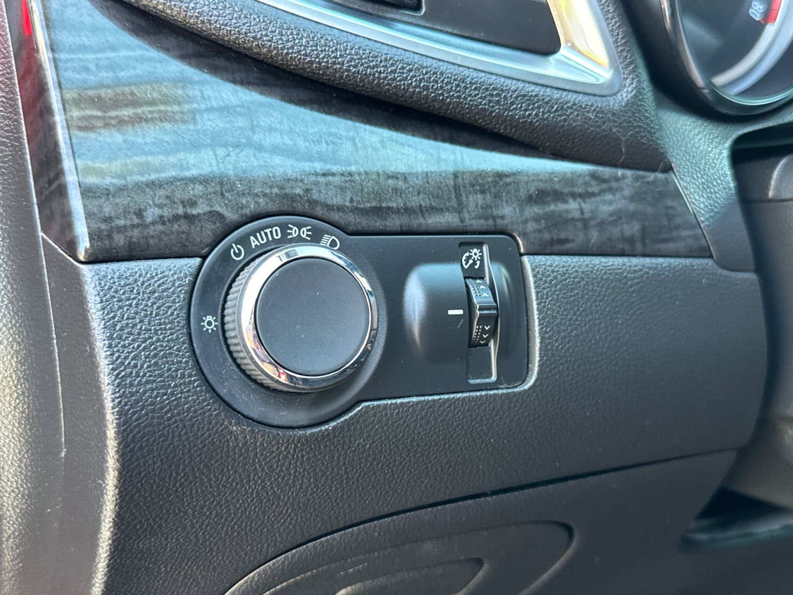 Used 2016 Buick Encore FWD image 17