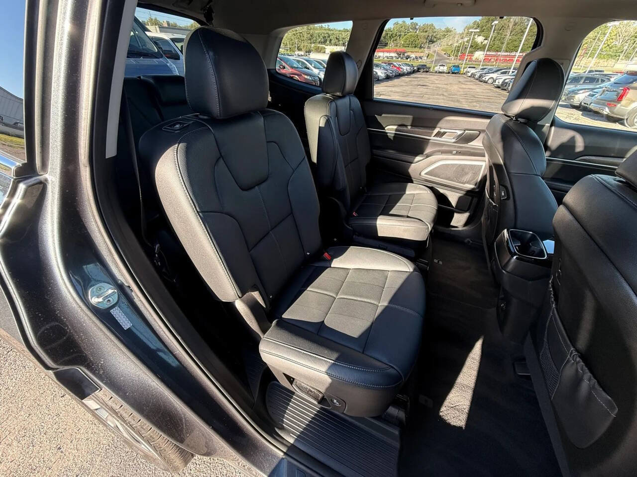 Used 2020 Kia Telluride EX w/ EX Premium Package AWD/4WD image 8