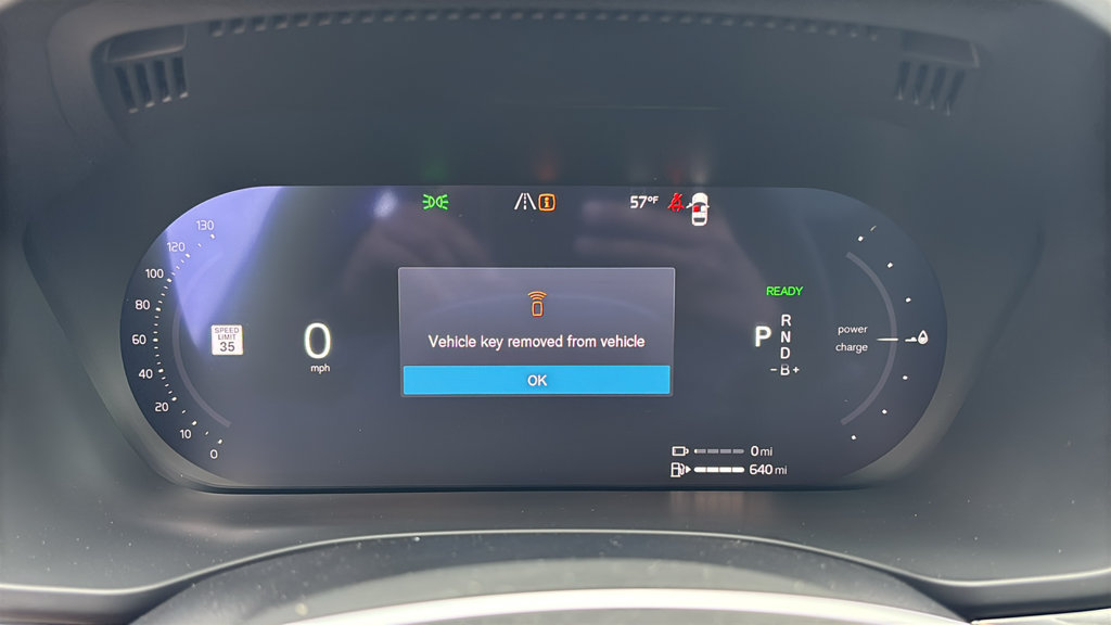 New 2027 Volvo XC60 T8 Plus AWD/4WD image 17