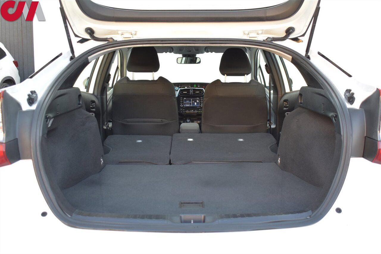 Used 2021 Toyota Prius LE FWD image 31