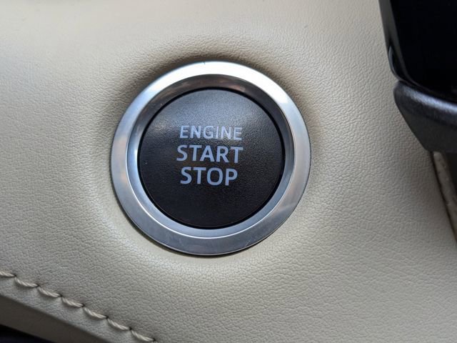 Used 2020 Toyota Highlander Limited image 26