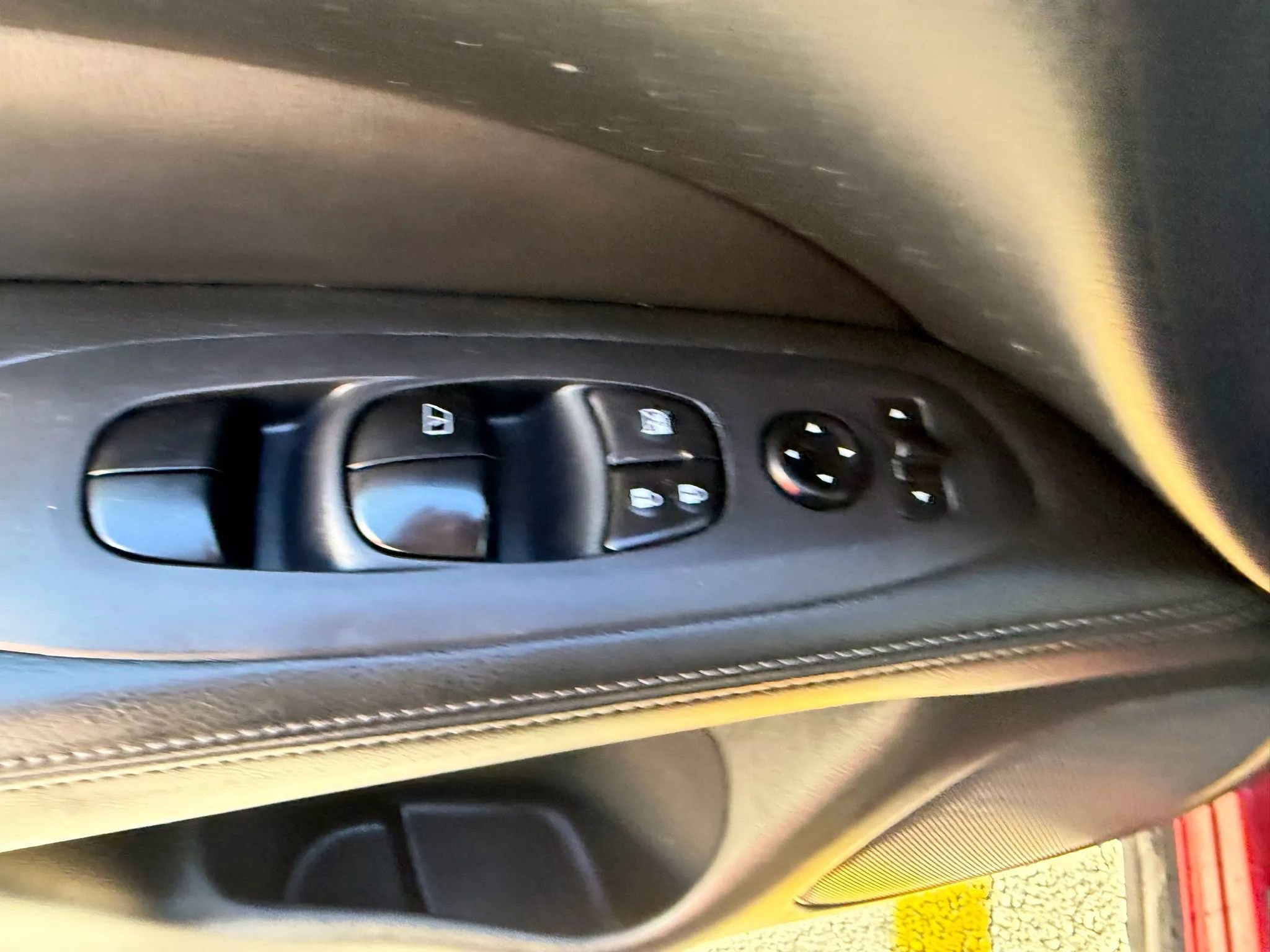 Used 2018 Nissan Pathfinder S image 23