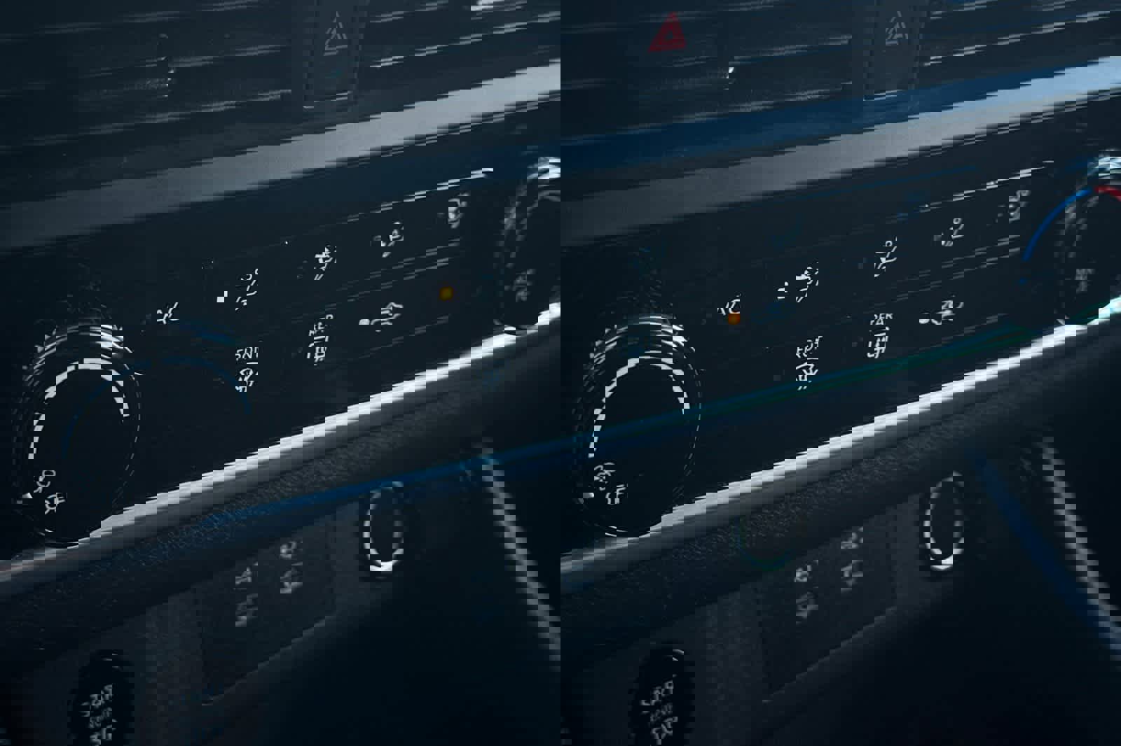 Used 2024 Nissan Rogue S image 24