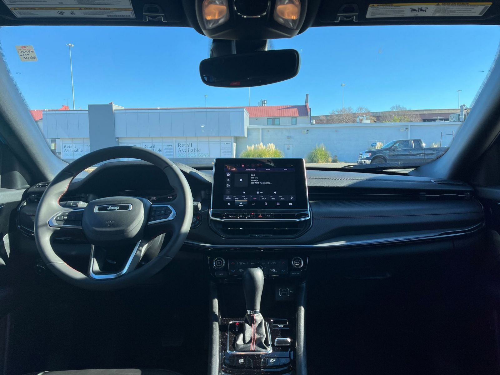 Used 2025 Jeep Compass Trailhawk image 32