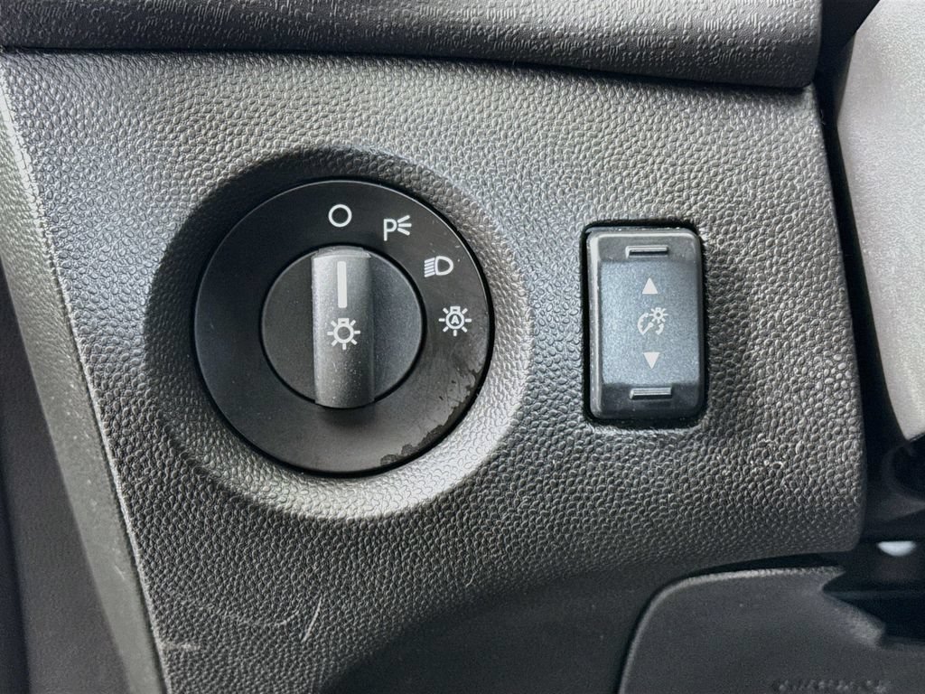 Used 2018 Ford Fiesta SE w/ Cold Weather Package FWD image 10