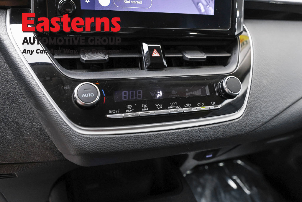 Used 2025 Toyota Corolla LE FWD image 20