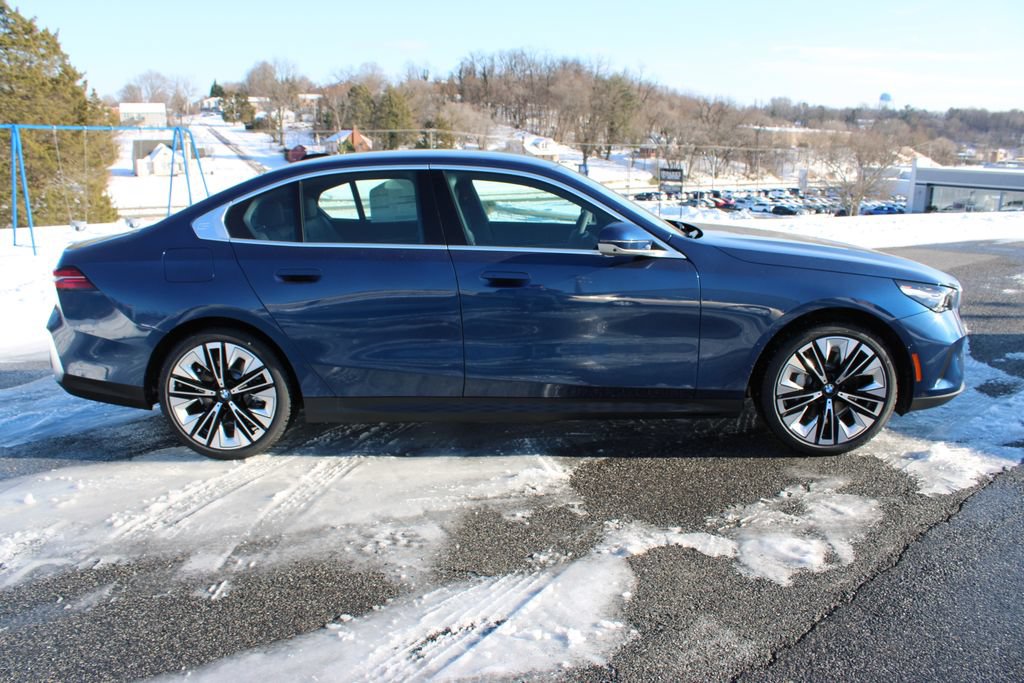 New 2026 BMW 530i xDrive AWD/4WD image 9