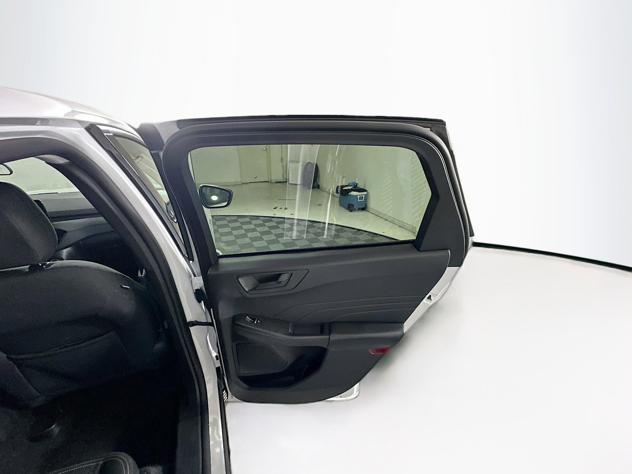 Used 2025 Ford Escape Active AWD/4WD image 29