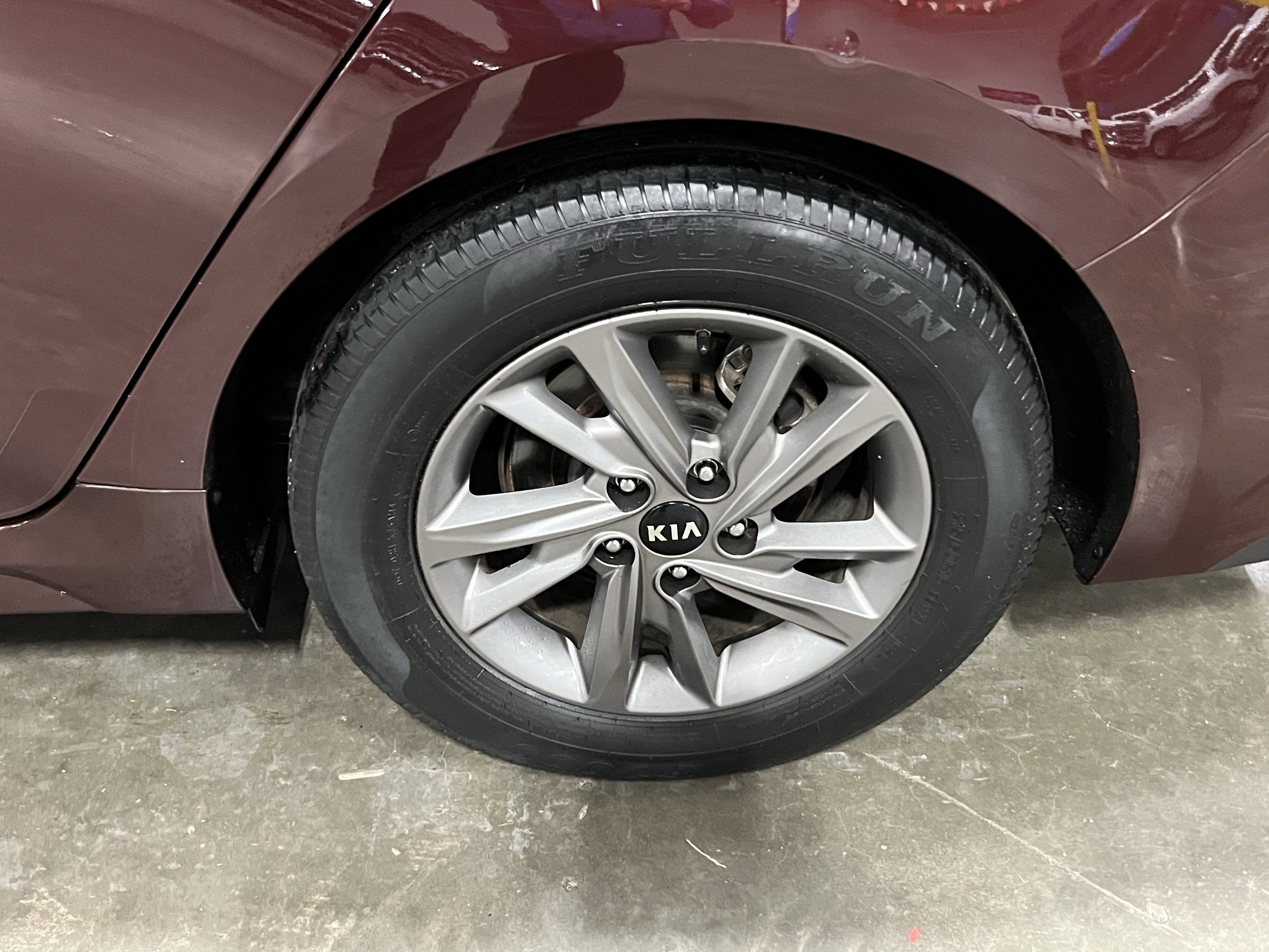 Used 2020 Kia Optima LX image 25