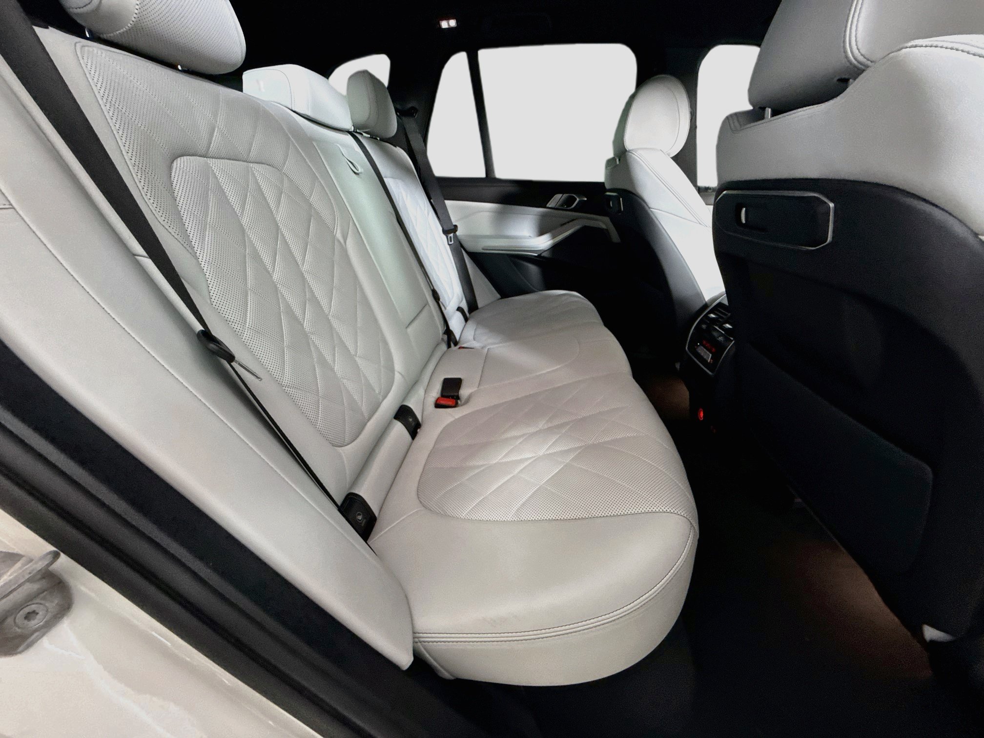 Used 2024 BMW X5 sDrive40i w/ Premium Package RWD image 27