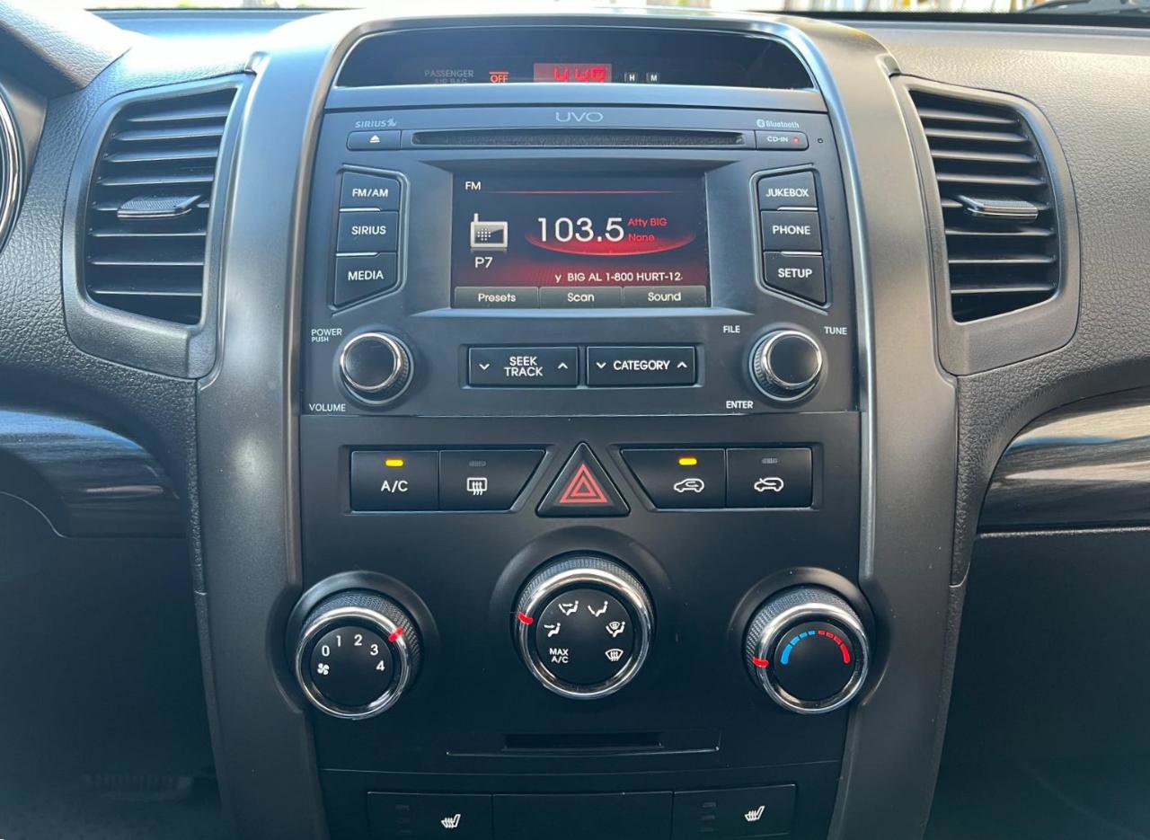 Used 2013 Kia Sorento LX w/ Convenience Pkg image 23