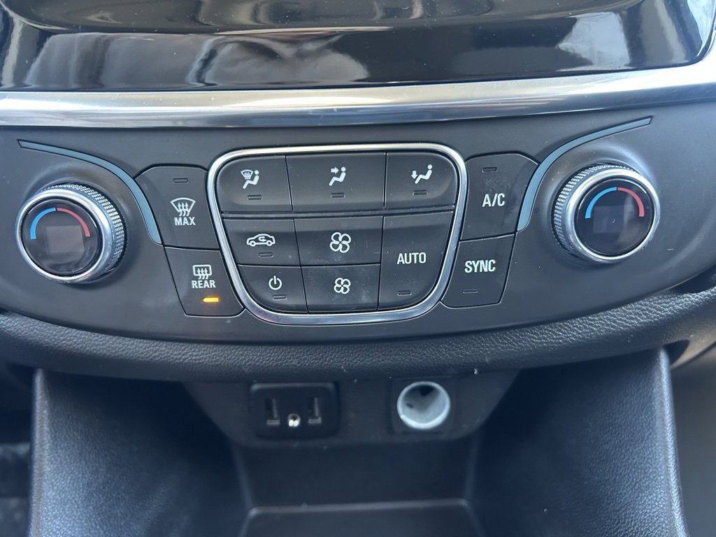 Used 2021 Chevrolet Traverse LS image 21