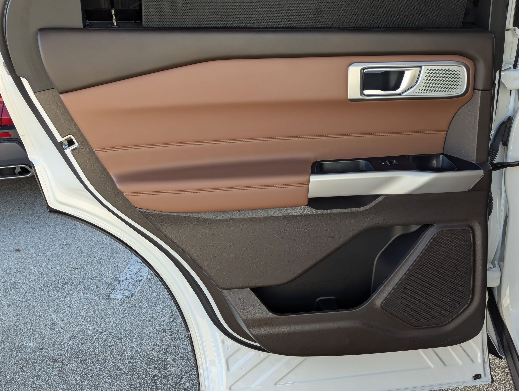 Used 2023 Ford Explorer King Ranch w/ Technology Package image 16