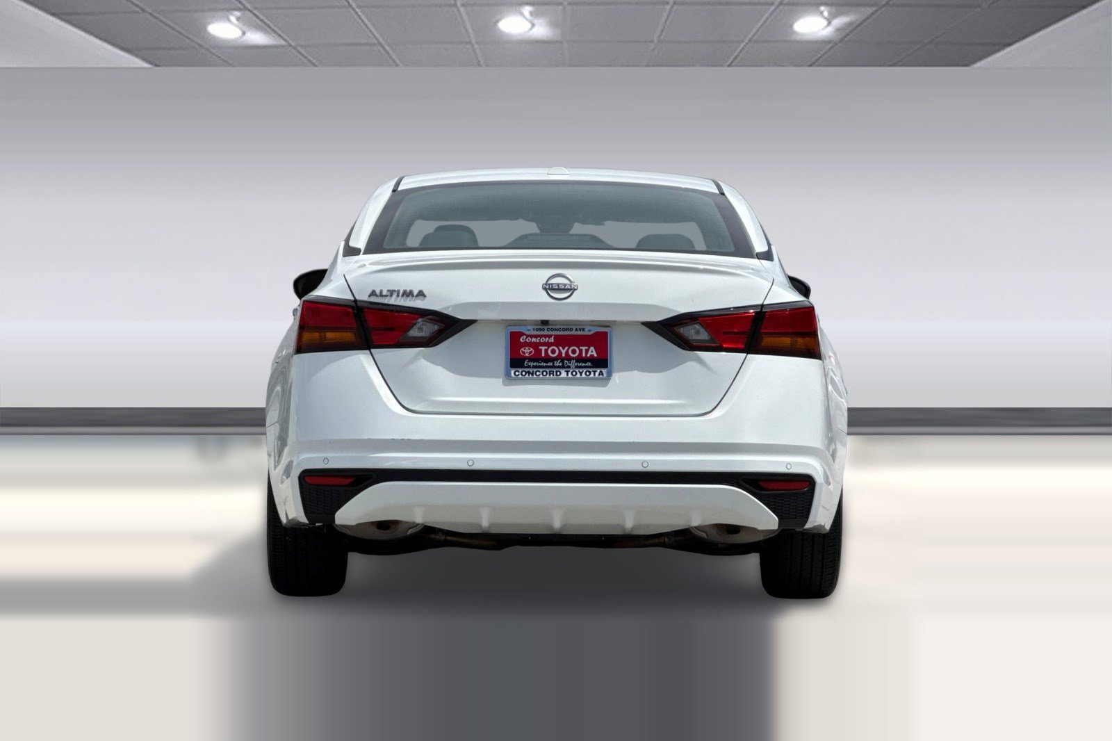 Used 2025 Nissan Altima 2.5 SV FWD image 9
