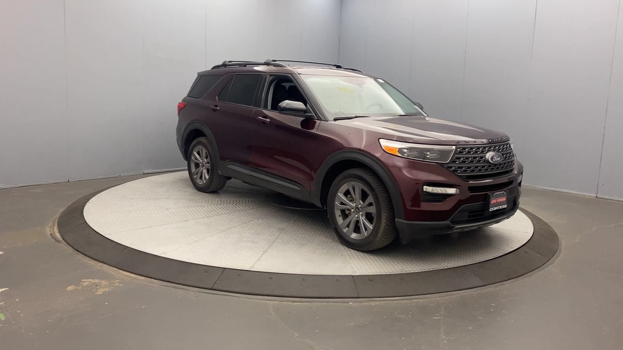 Used 2022 Ford Explorer XLT w/ Equipment Group 202A AWD/4WD image 7