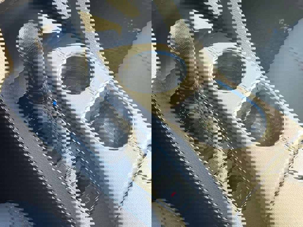 Used 2019 Toyota Avalon XLE w/ Moonroof Package image 37