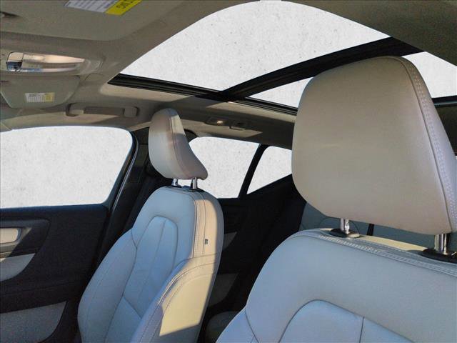 Used 2023 Volvo XC40 B4 Plus w/ Driver Assist Package image 16