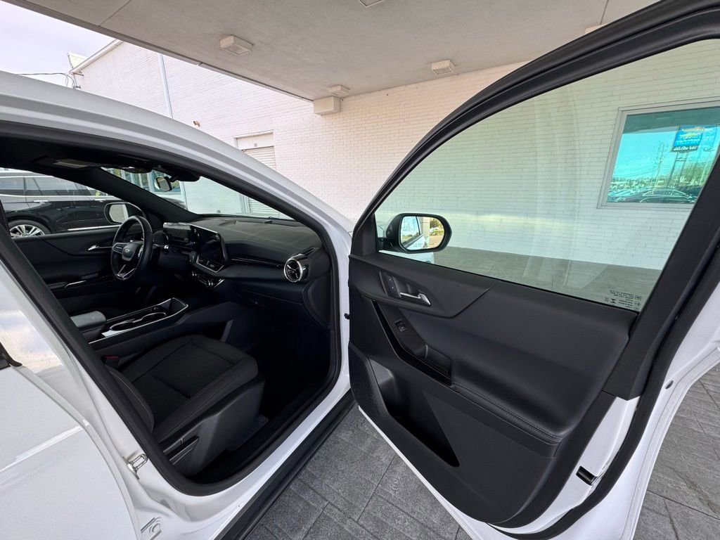 Used 2025 Chevrolet Equinox LT image 15