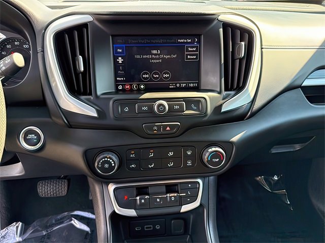 Used 2024 GMC Terrain SLE image 24