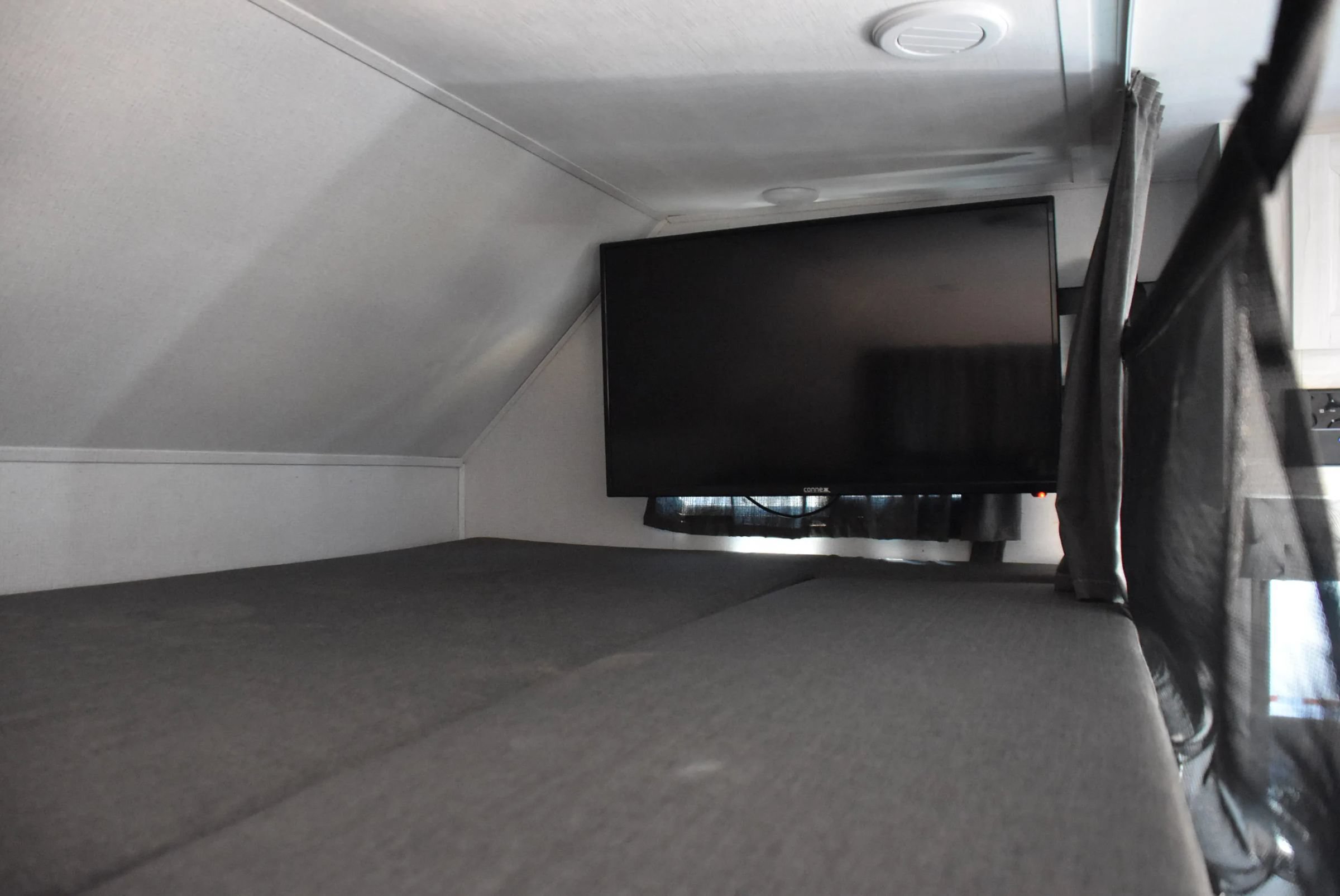 Used 2022 Ford E-450 and Econoline 450 Super Duty w/ Motorhome Prep Package RWD image 39