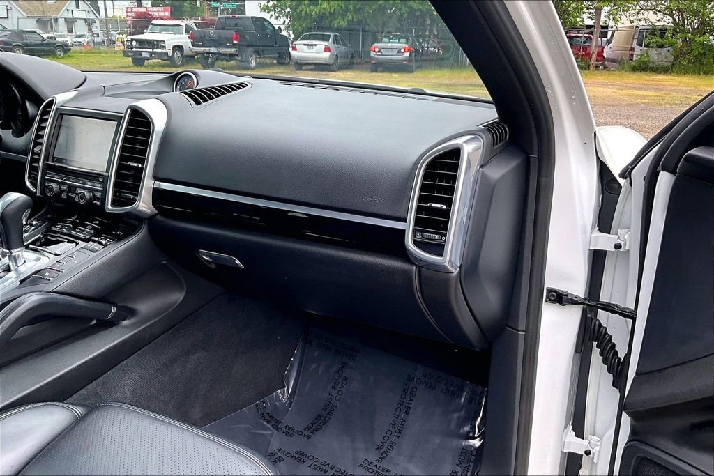 Used 2014 Porsche Cayenne AWD/4WD image 19