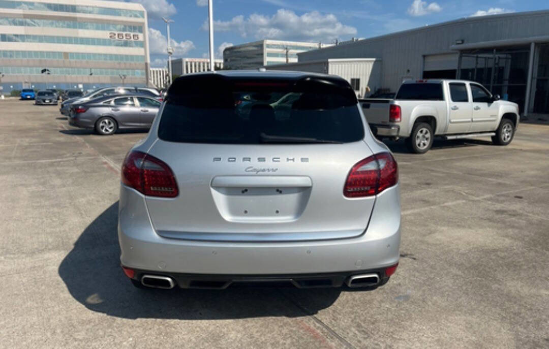 Used 2012 Porsche Cayenne image 6