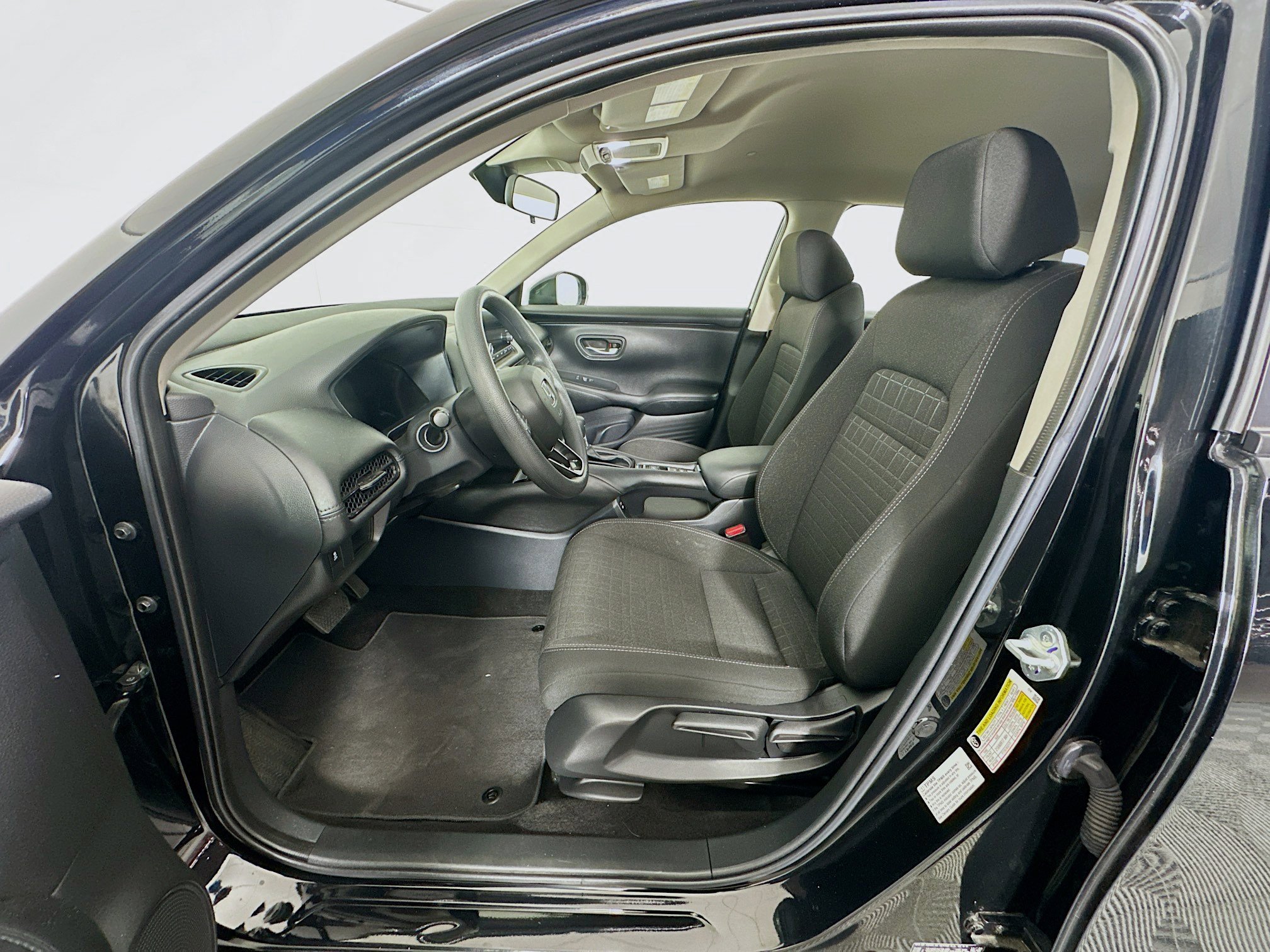 Used 2025 Honda HR-V LX image 13