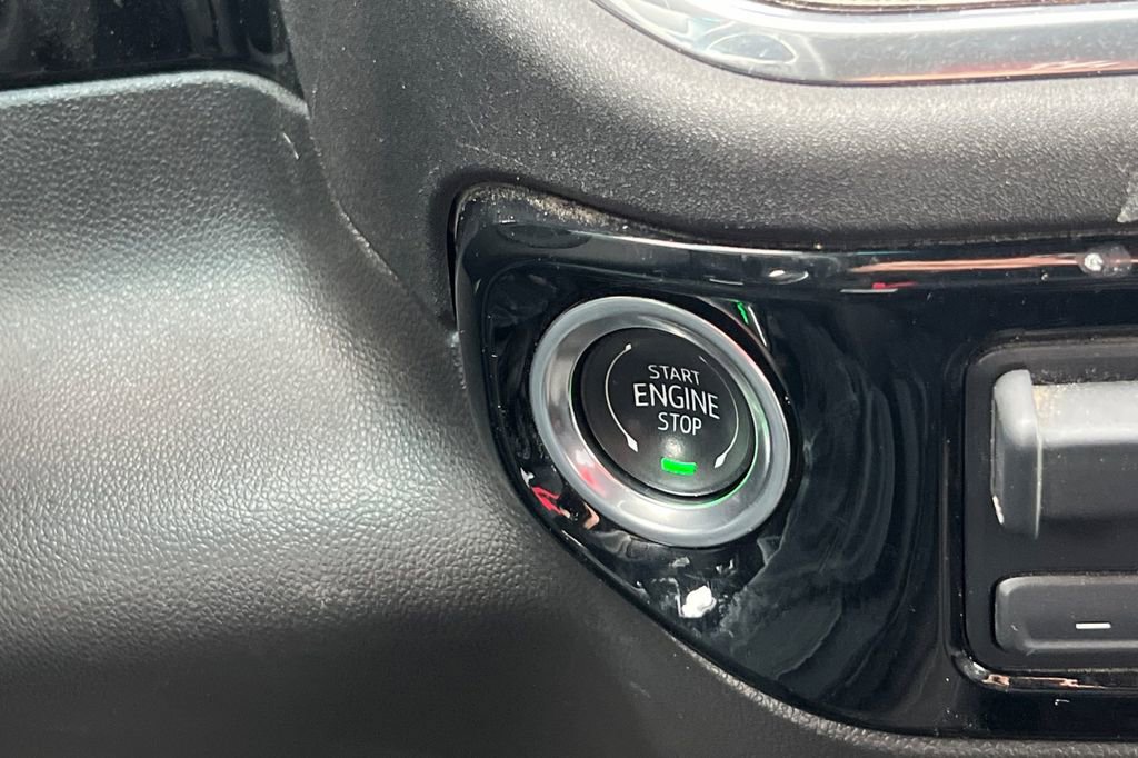 Used 2025 Chevrolet Silverado 1500 LT RWD image 31