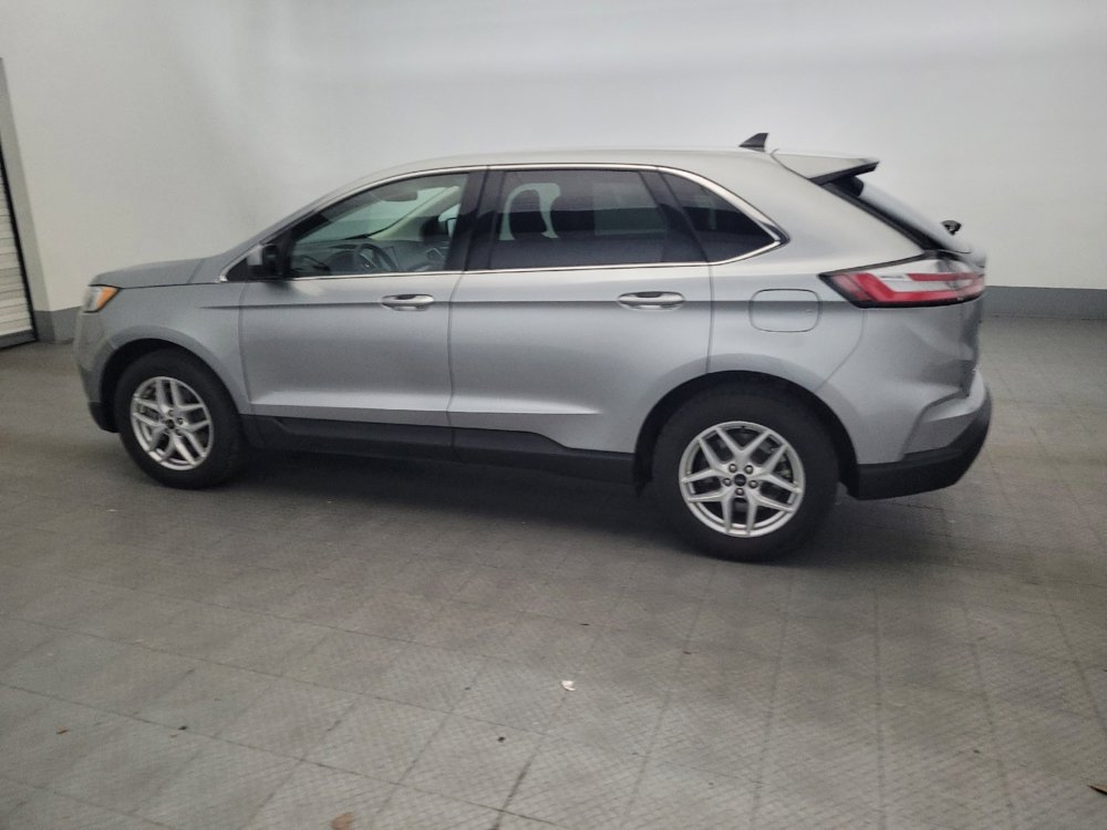 Used 2024 Ford Edge SEL image 3