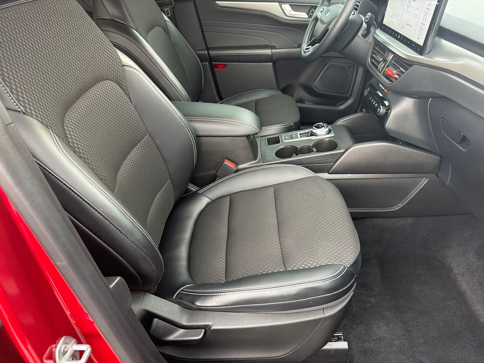 Used 2023 Ford Escape SE FWD image 13