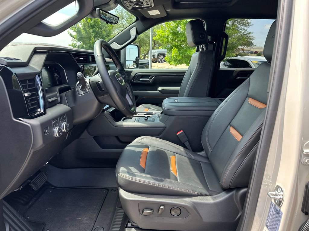 Used 2026 GMC Sierra 2500 AT4 w/ AT4 Premium Plus Package AWD/4WD image 18