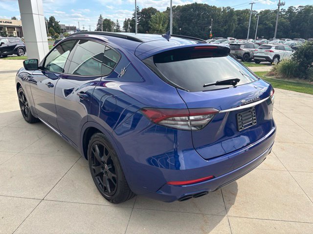 Used 2022 Maserati Levante GT AWD/4WD image 5