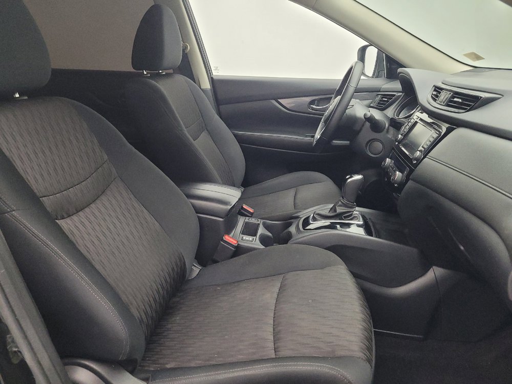Used 2020 Nissan Rogue SV FWD image 21