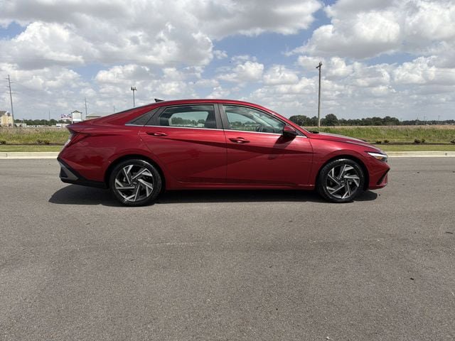 Used 2024 Hyundai Elantra Limited FWD image 8