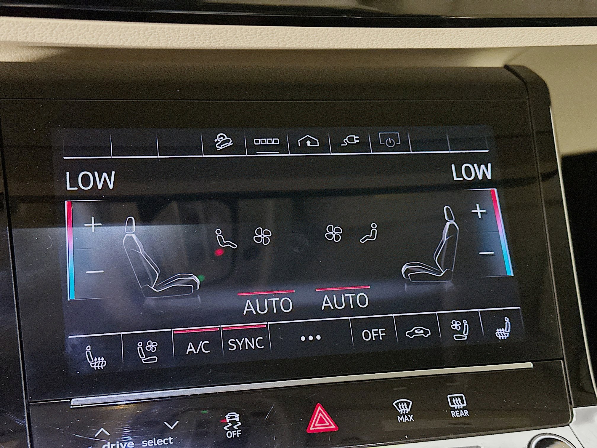 Used 2024 Audi Q8 e-tron Premium Plus w/ Premium Plus Package AWD/4WD image 24