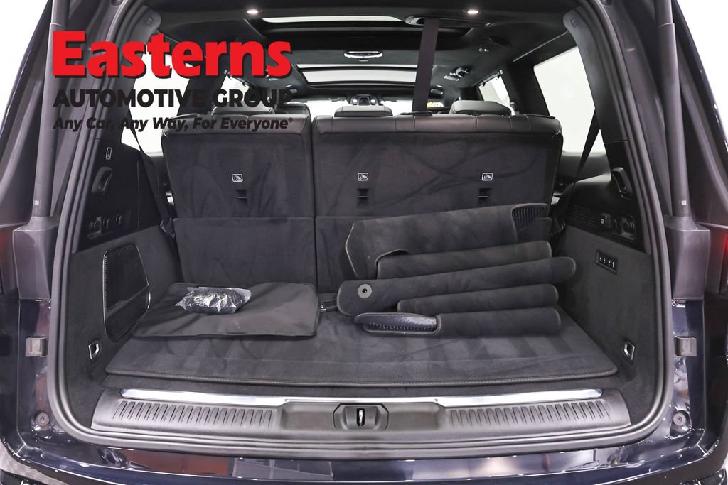 Used 2025 Jeep Grand Wagoneer Series II Obsidian w/ Quick Order Packagew 28T AWD/4WD image 9