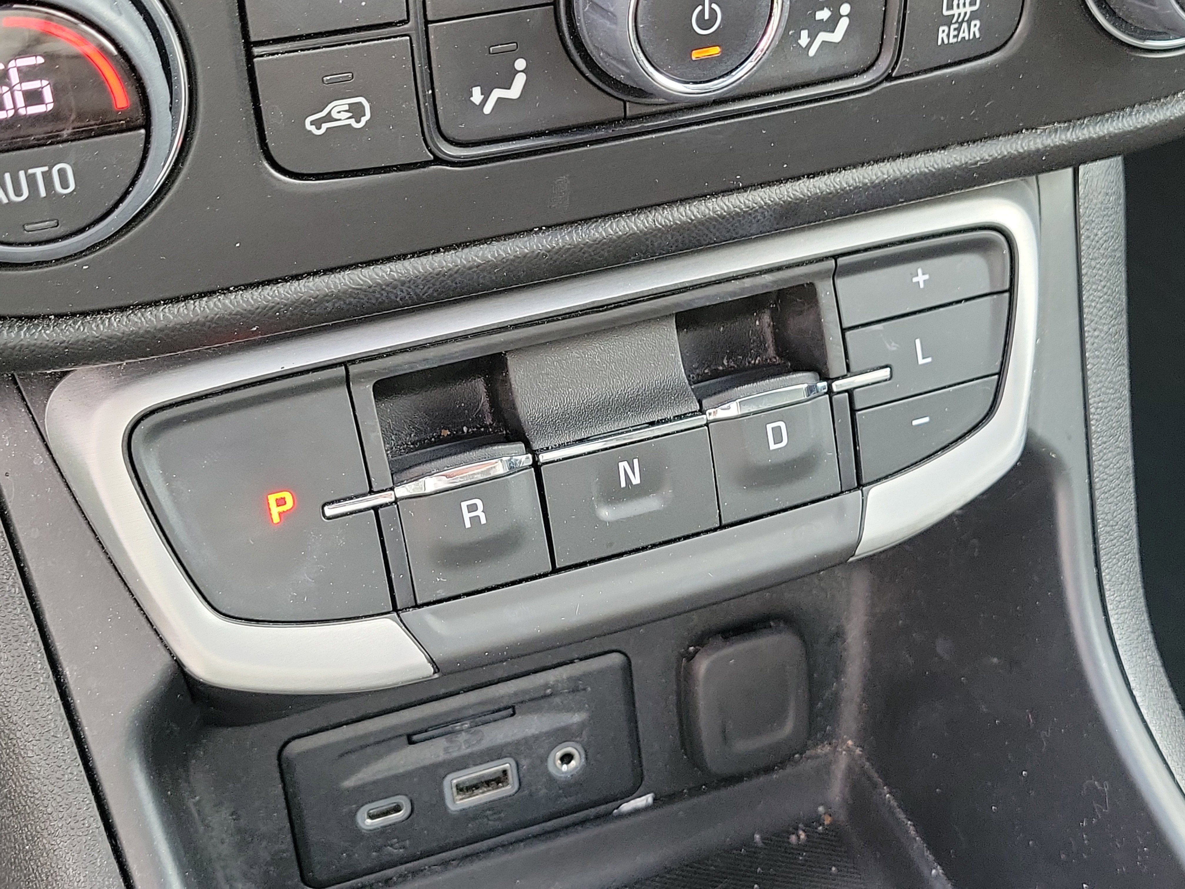 Used 2023 GMC Terrain SLT w/ Infotainment Package II AWD/4WD image 29
