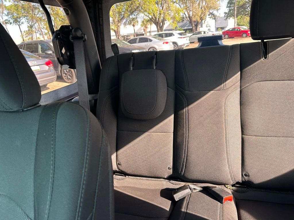 Used 2022 Jeep Wrangler Willys image 12