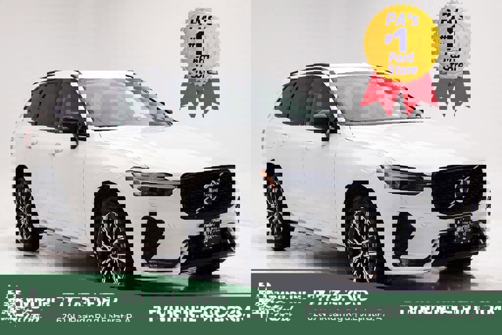 Used 2025 Volvo XC60 B5 Core image 1