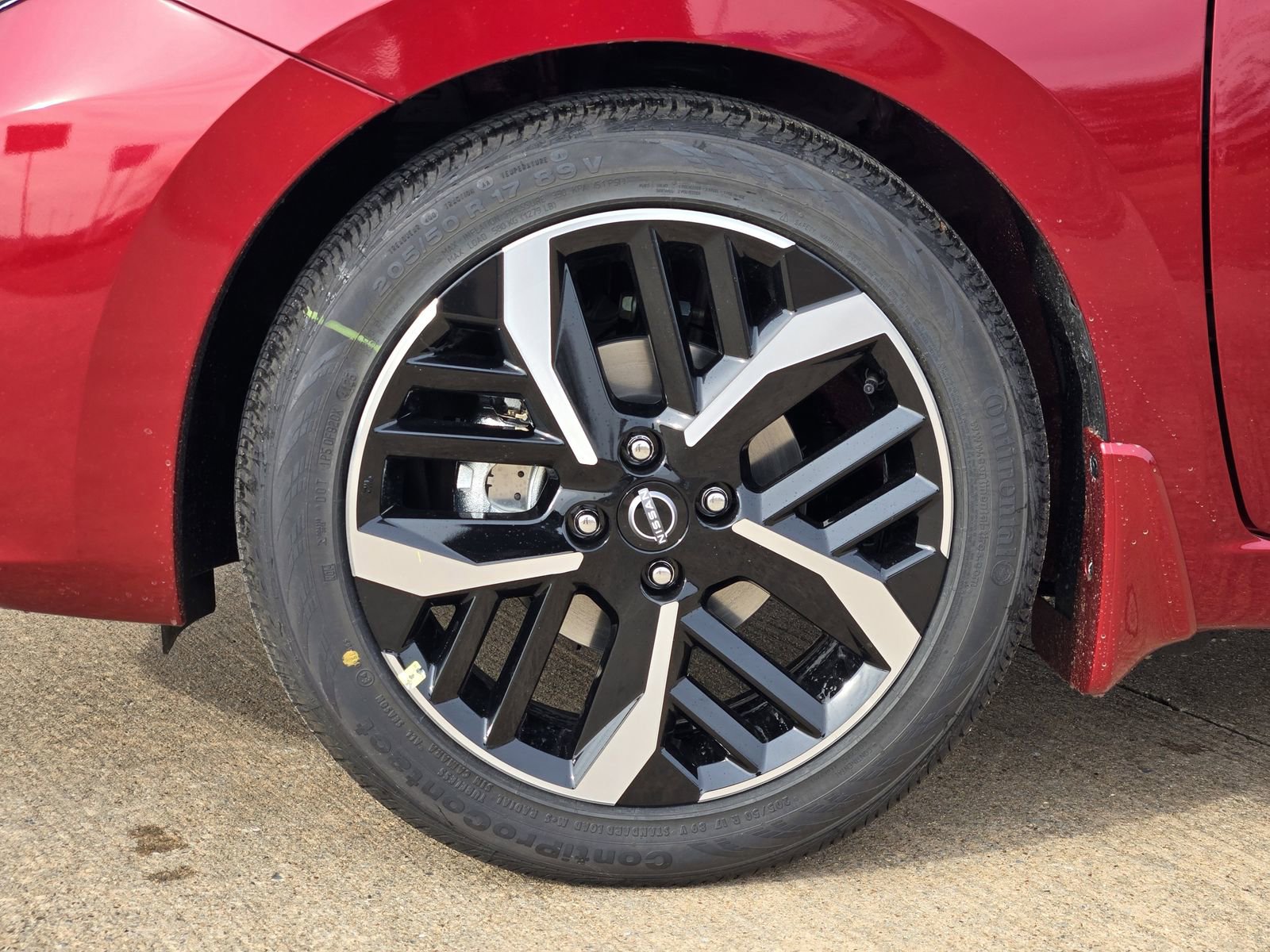 New 2025 Nissan Versa SR image 11