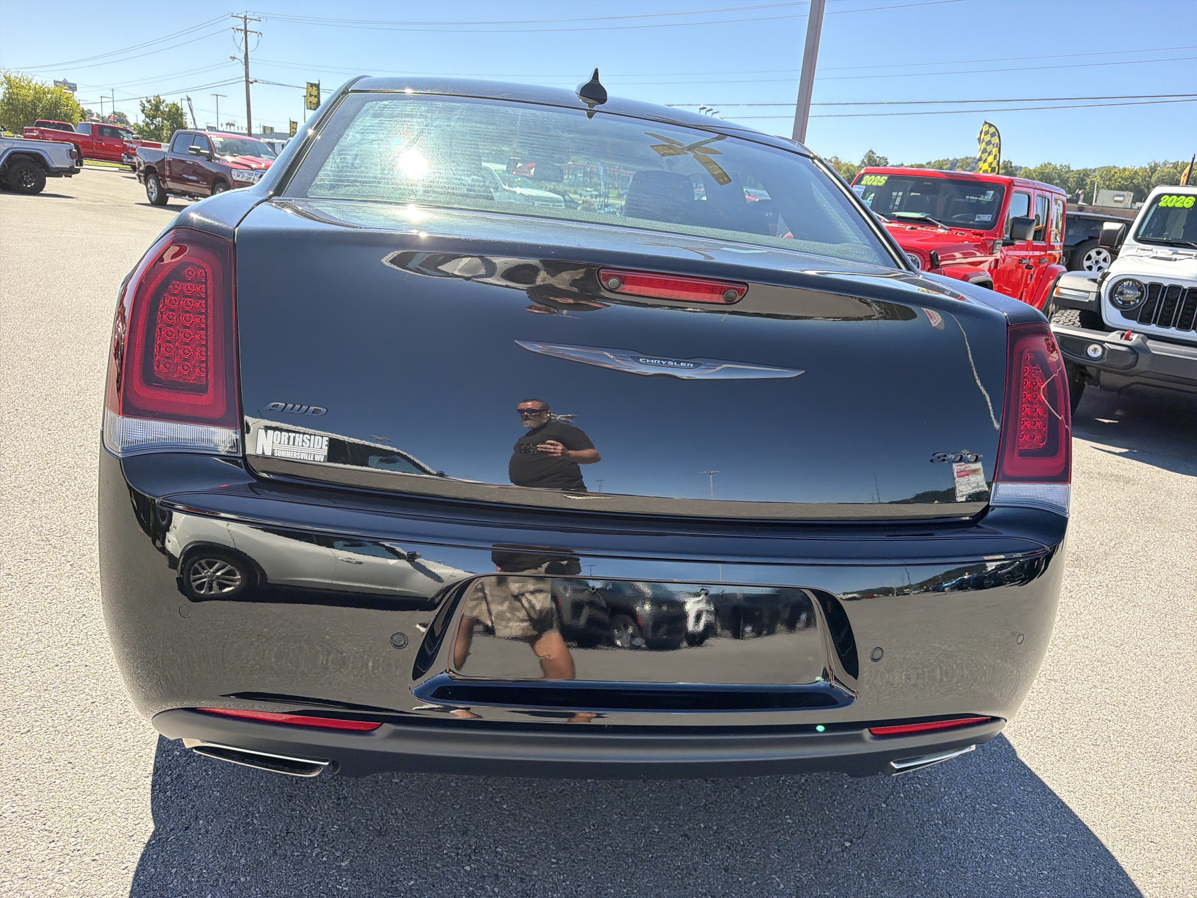 Used 2023 Chrysler 300 Touring L w/ Popular Equipment Group AWD/4WD image 8