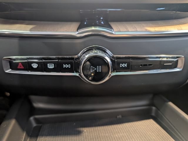 Used 2026 Volvo XC60 B5 Plus w/ Climate Package AWD/4WD image 21