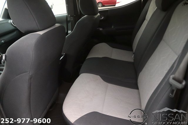 Used 2020 Toyota Tacoma TRD Sport image 15