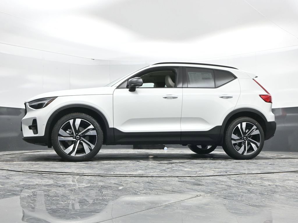 New 2026 Volvo XC40 B5 Ultra w/ Protection Package Premier image 42