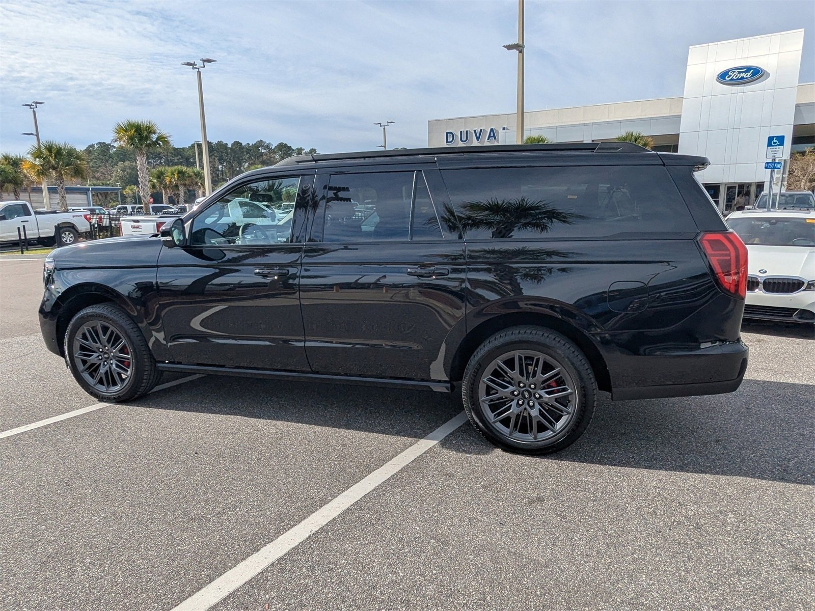 Used 2025 Ford Expedition Max Platinum w/ Stealth Performance Package image 7