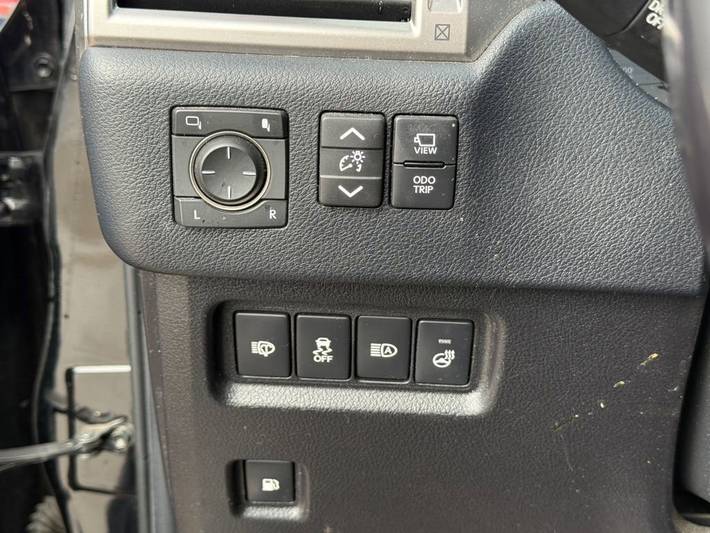 Used 2022 Lexus GX 460 Luxury w/ Sport Design Package image 17