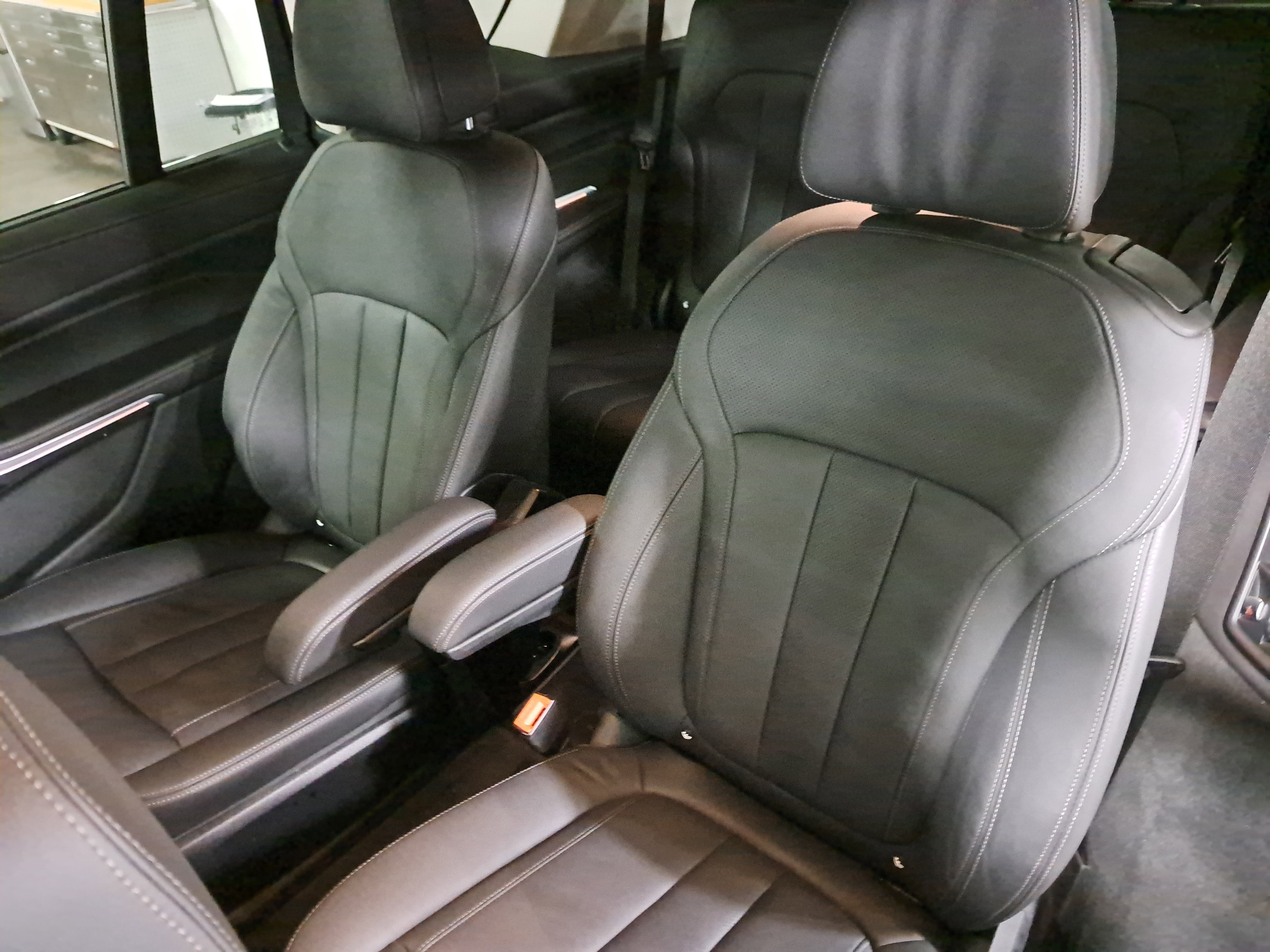 Used 2022 BMW X7 xDrive40i w/ Executive Package image 16